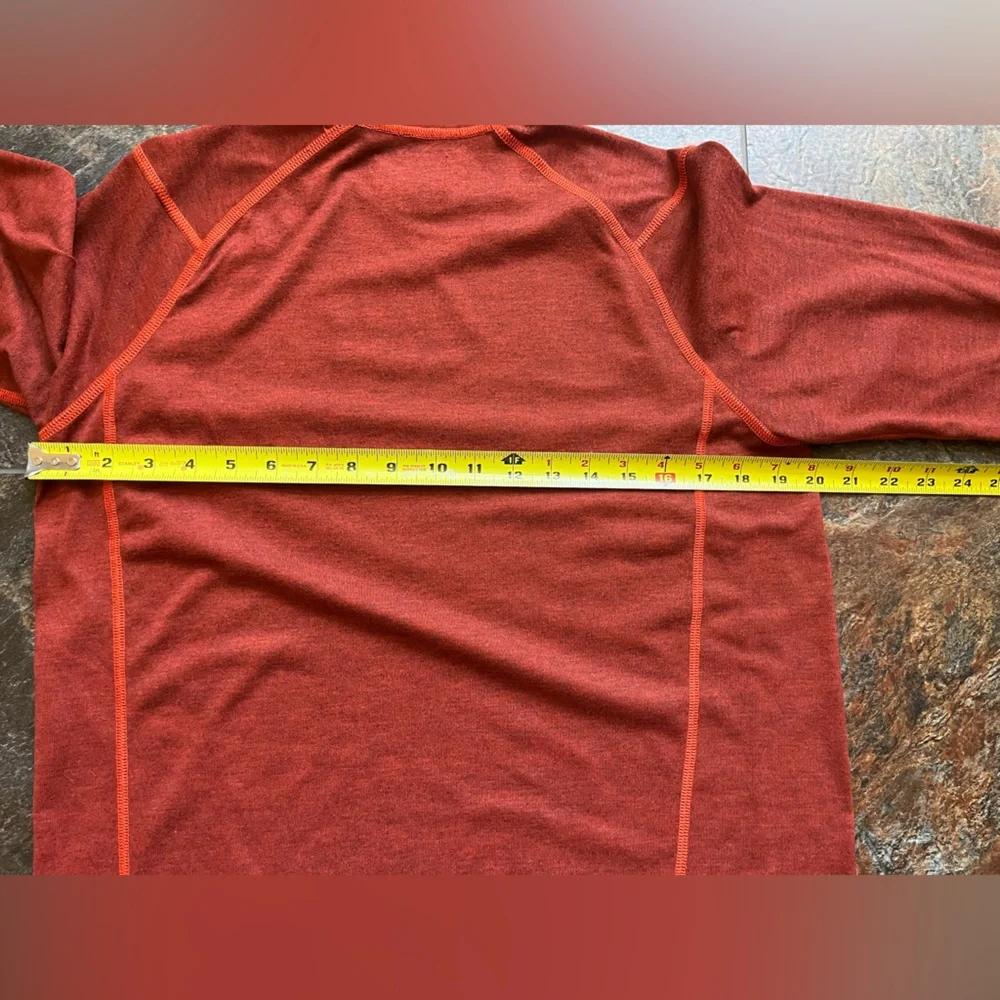 Men’s The North Face crew long sleeve pull over flash dry burnt orange. Medium